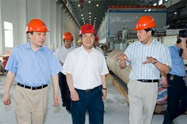 2007年5月25日，时任全国政协常委、经济委员会副主任、中国包装联合会会长石万鹏一行来公司视察