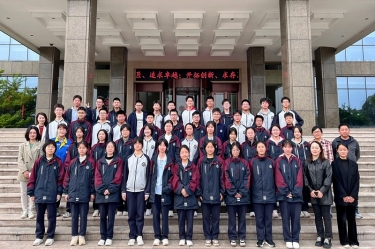 平湖市当湖高级中学研学团队走进bwin必赢亚洲官方网站纸业